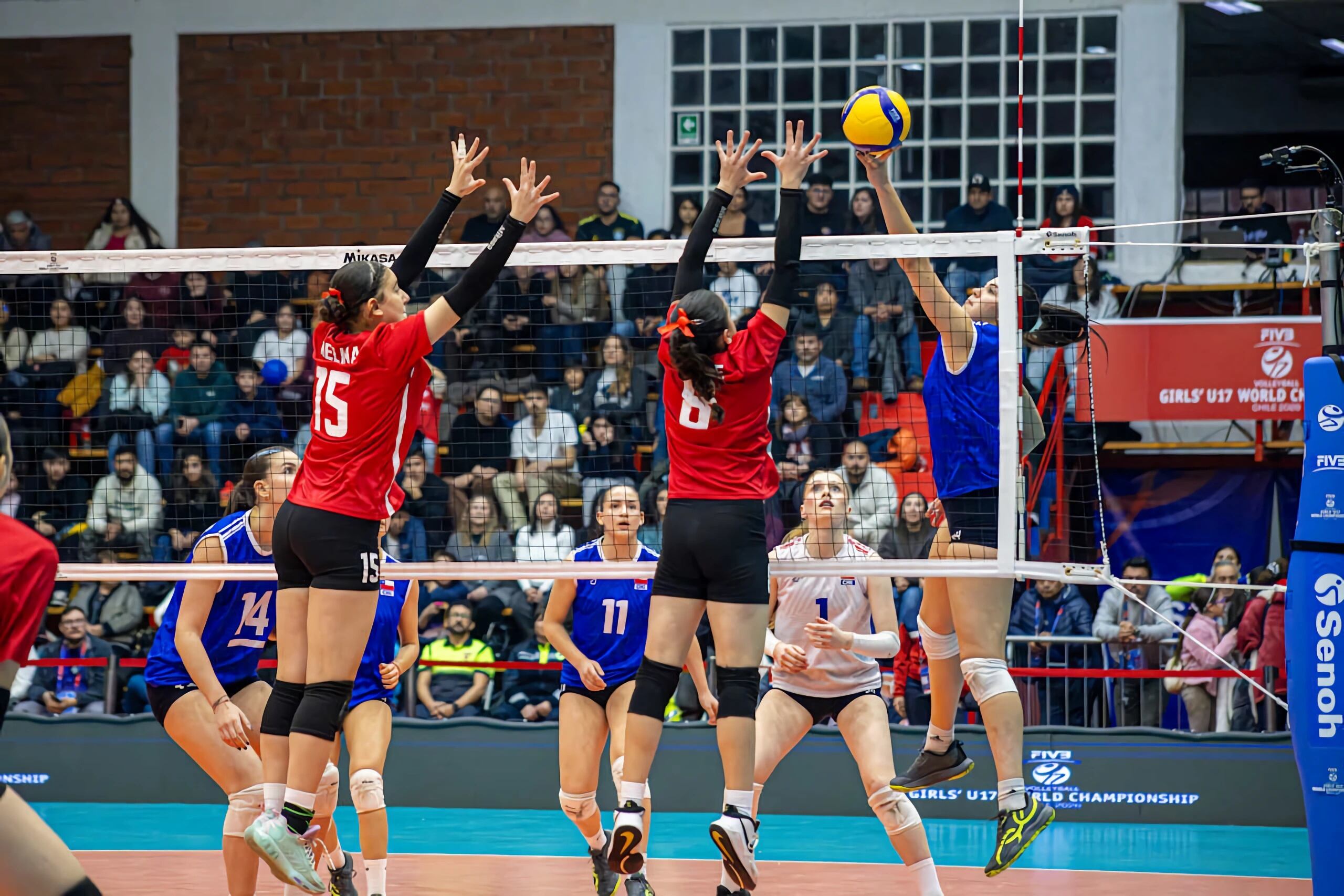Mundial Vóleibol Femenino U17: las Guerreras Rojas se hicieron fuertes ante Argelia en San Felipe