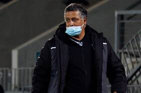 El escenario adverso de Ronald Fuentes: “No puedo dirigir en Primera; el reglamento perjudica mucho a los técnicos”