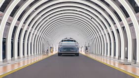 ¿El fin de las detenciones en viaje? Marca china patenta un inodoro integrado al auto