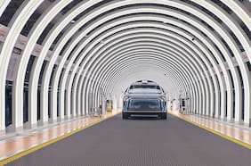 ¿El fin de las detenciones en viaje? Marca china patenta un inodoro integrado al auto