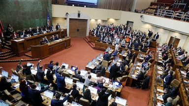 Cómo la Cámara perdió el fair play: Frente Amplio pide empatía a la derecha para dar pareo estable a diputadas con cáncer