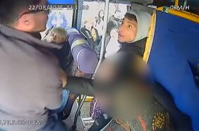 Frente a su pequeña hija: hombre agrede a chofer de micro en Concepción