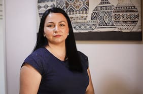 Con dos hijos y trabajando: la historia de cómo Karla logró sacar una ingeniería en dos años