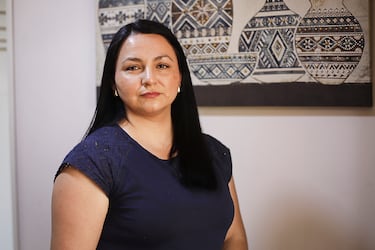 Con dos hijos y trabajando: la historia de cómo Karla logró sacar una ingeniería en dos años