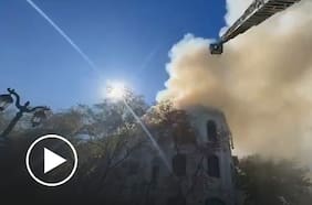Gran incendio afecta a edificio aledaño a la Facultad de Derecho de la U. Diego Portales