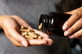 Los riesgos de la hierba milenaria que se hizo viral por sus beneficios a la salud