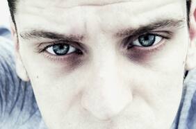 ¿Cuáles son los tratamientos y causas de las ojeras?