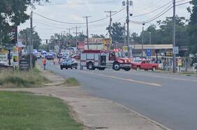 Tres muertos y diez heridos deja tiroteo en un supermercado de Arkansas