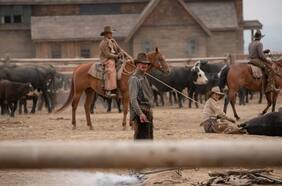 Benedict Cumberbatch defiende a El Poder del Perro tras las críticas de Sam Elliott