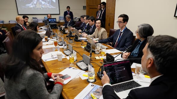 En medio de la incertidumbre global, el BC recorta proyecciones de PIB e inversión para este año, pero las sube para el 2027