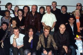 David Bowie, Dave Grohl, Robert Smith, Sonic Youth: la historia tras la foto que reúne a estrellas de rock