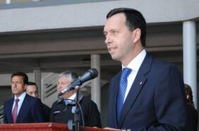 Quién es Eduardo Cerna, el nuevo director general de la PDI