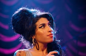 Revelan las primeras imágenes de película biográfica sobre Amy Winehouse