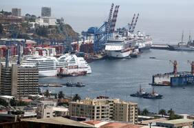 Temporada de cruceros en Chile: turismo y comercio esperanzados ante llegada de pasajeros extranjeros