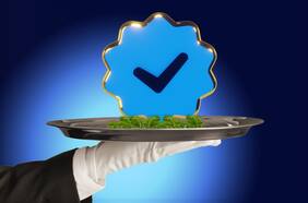 Tumblr venderá tickets de verificación inútiles para trollear a Twitter por sus recientes cambios