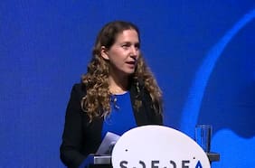 Seminario “Volver a crecer” | Rosario Navarro: “Desafío de volver a crecer no le pertenece a ningún sector ni ningún gobierno”