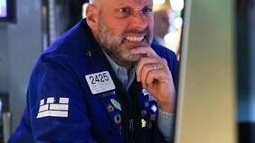 ‘Lunes negro’ por desplome de mercados internacionales: ¿Se aproxima una recesión?