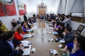 “Su primera prioridad 2023 es la seguridad pública”: la instrucción de Tohá a delegados en encuentro en La Moneda