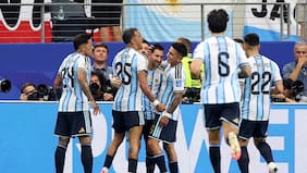 El notable saludo entre Lionel Messi y Jürgen Klopp que se hizo viral tras el récord goleador de la Pulga en los Mundiales