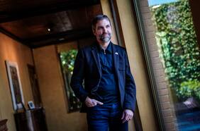 Steven Guilbeault, de Greenpeace a ministro en Canadá: “Me arrestaron cuatro veces y aun así creo en el activismo”