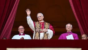 Cancillería argentina viaja al Vaticano e invita oficialmente al Papa León XIV al país