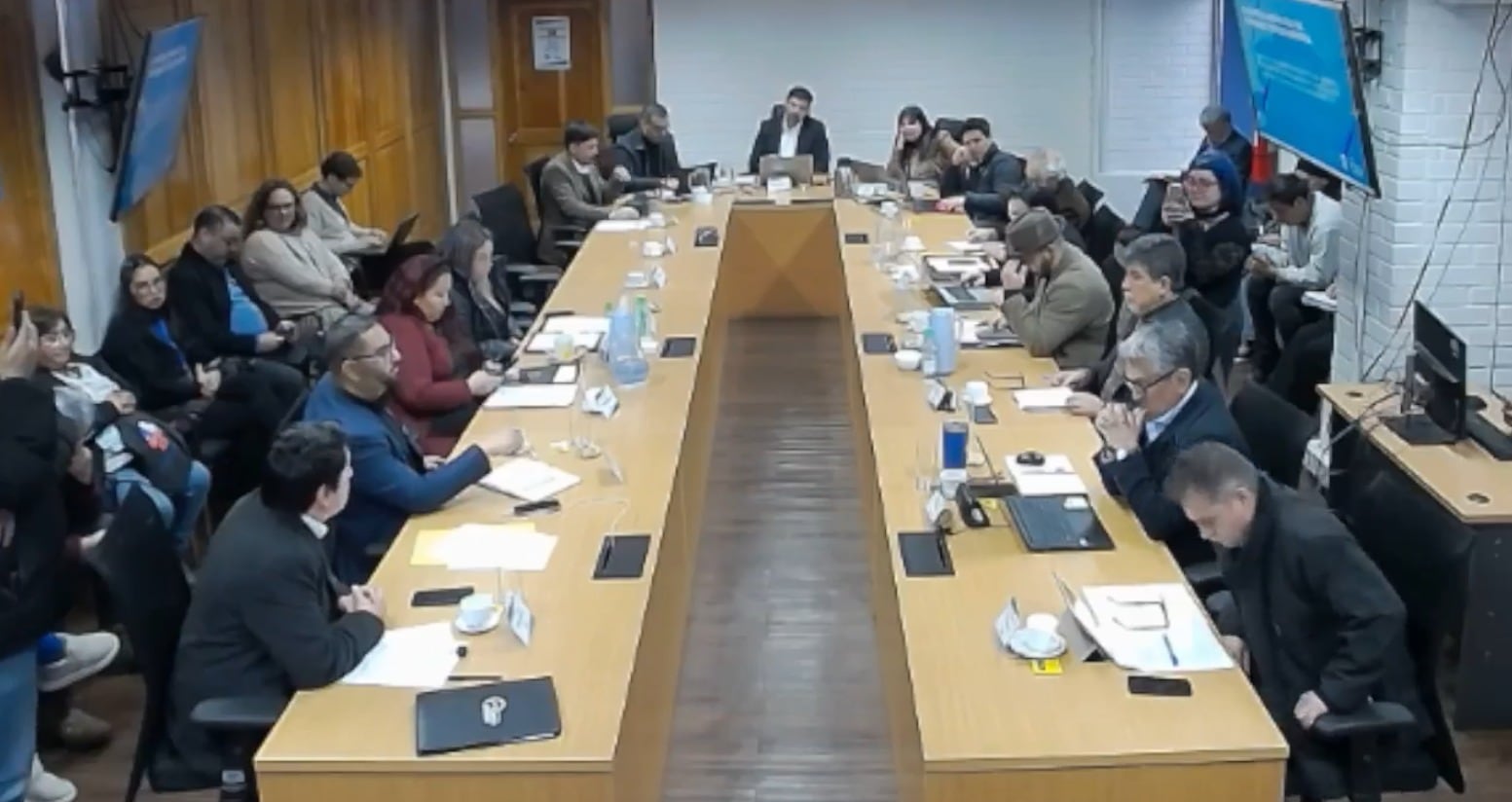 Concejo municipal de Cerro Navia suspende decisión de salirse de la ACHM y hará consulta a Contraloría por votación del directorio