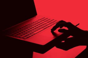 Estudio revela que el 69% de las candidatas a cargos regionales ha sufrido “violencia política digital”