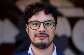 “Estamos ante un narciso, casi sicópata, que manipuló a mucha gente”: jefe de bancada del FA por Alberto Larraín