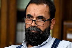 Tribunal Supremo del Partido Comunista suspende militancia de Hugo Gutiérrez tras apoyar a candidato del FRVS