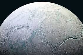 ¿Por qué los científicos creen que podría haber vida en una luna de Saturno?