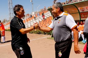 Cobresal, con Gustavo Huerta en la banca, está invicto en los cinco duelos frente a Colo Colo en El Salvador