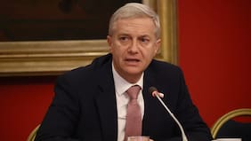 Kast anuncia seguimiento a detenidos durante manifestaciones por el 18-O: “Es inaceptable que a nuestras policías se les enfrente con violencia”