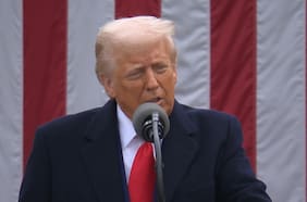 Trump retira la financiación federal a las cadenas de radio y televisión públicas NPR y PBS