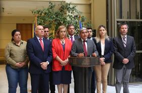 Por informe anual de INDH: bancada UDI acusa un “enfoque sesgado y parcial” y devolverán los 20 ejemplares que les enviaron