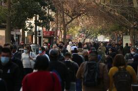 Cambios sociales en Chile: aumentan las muertes y los Acuerdos de Unión Civil, mientras que descienden los nacimientos y los matrimonios