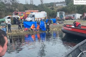 Accidente deja dos fallecidos en Chiloé: el vehículo en que iban habría caído al mar