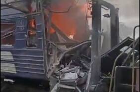 Ataque de drones rusos a una estación ferroviaria deja alrededor de 30 personas heridas en Ucrania