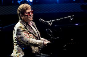 Elton John asegura que quiere ver más “sangre joven” en la lista de álbumes más exitosos