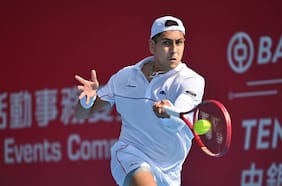 Recupera el número uno de Chile: un sólido Alejandro Tabilo vence a Camilo Ugo Carabelli y avanza en el ATP de Auckland