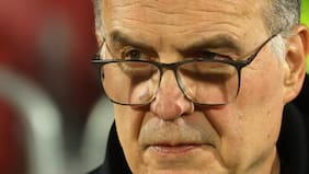 Hermano de jugador de Uruguay arremete contra Marcelo Bielsa a días del Mundial: “Gracias por lesionar jugadores”