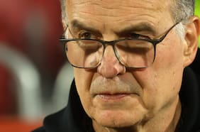 Hermano de jugador de Uruguay arremete contra Marcelo Bielsa a días del Mundial: “Gracias por lesionar jugadores”