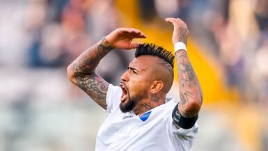 Arturo Vidal estalla contra director de Blanco y Negro por críticas al plantel: “Que vaya y lo diga en el camarín”