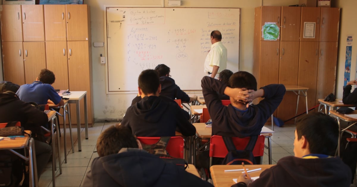 Datos públicos del Mineduc evidencian que 22.949 docentes menores de 40 años desertaron del sistema