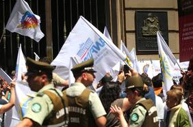 Qué dice sobre los funcionarios públicos el dictamen de Contraloría que movilizó a la ANEF, la CUT y el Colegio de Profesores