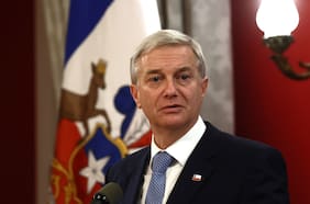 Criteria: desaprobación de Presidente Kast se ubica en 52% mientras su aprobación alcanza el 35%