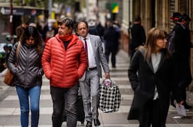 Caída récord del ahorro de los hogares, la otra debilidad que arrastra la economía chilena