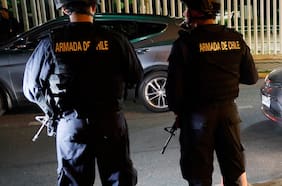 Fue detenido en estado de ebriedad: dejan con arraigo nacional a funcionario de la Armada arrestado mientras conducía bus