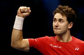 Casper Ruud vence a Auger-Aliassime en el partido inaugural del ATP Finals