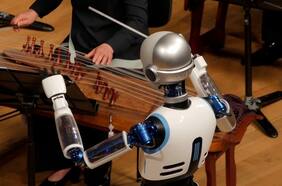 Este robot debutó como el primer director de orquesta guiando a la Sinfónica Nacional de Corea del Sur