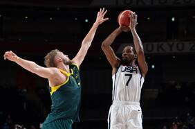 Estados Unidos duda pero termina liquidando el sueño olímpico de Australia